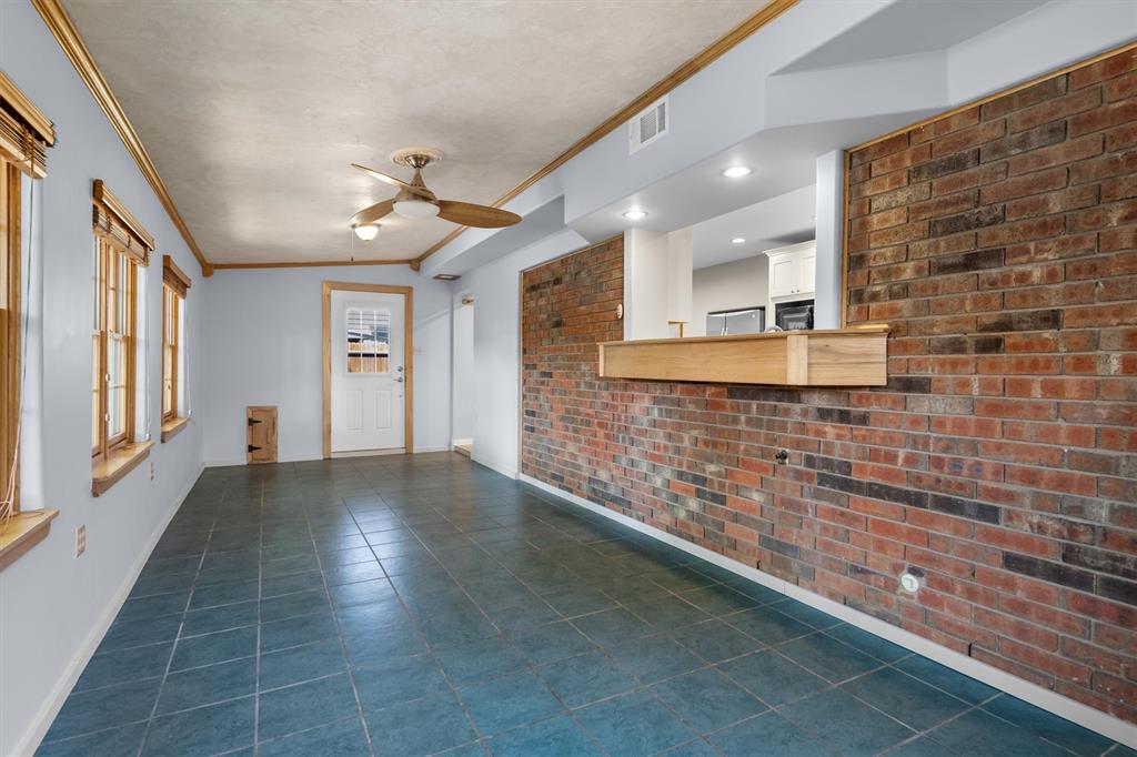 2710 Forestview Drive Property Photo 15