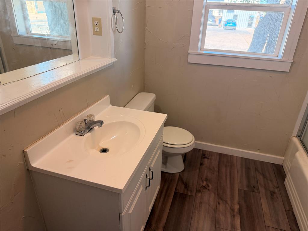 712 W Main Street Property Photo 17