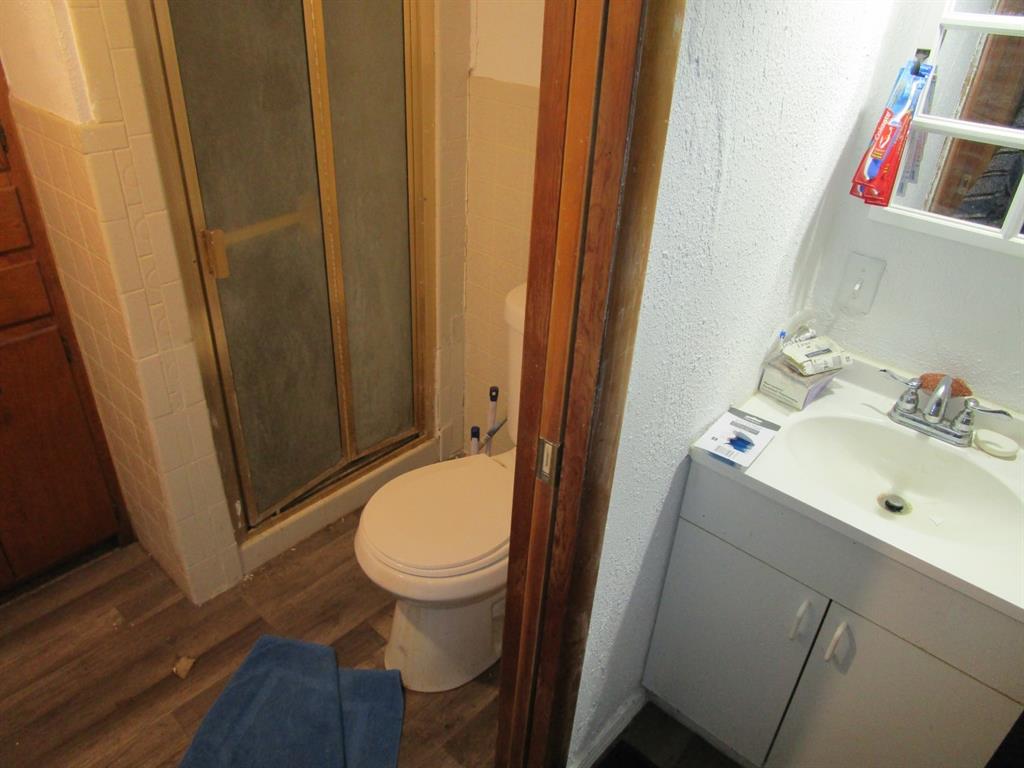 109 E 14th Street Property Photo 15