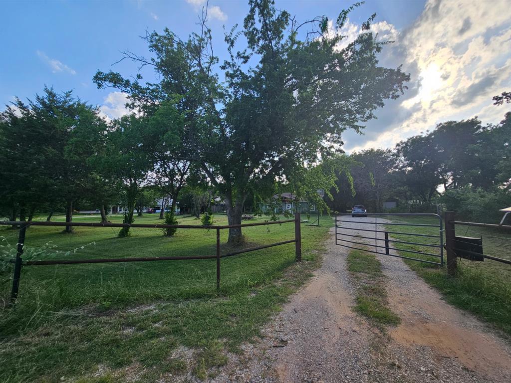 138 County Road 4876 Property Photo 1