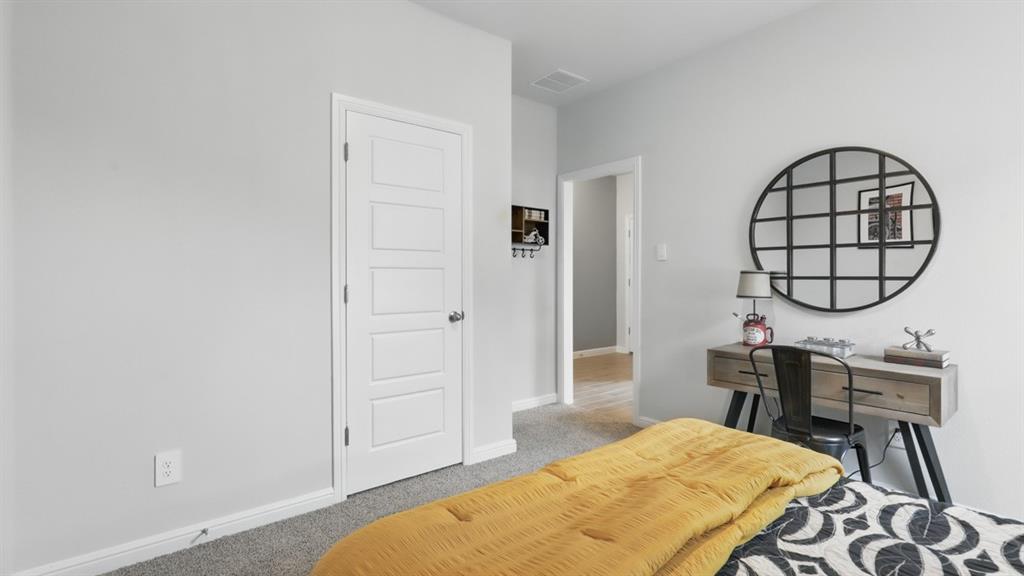 404 Sunday Silence Way Property Photo 32