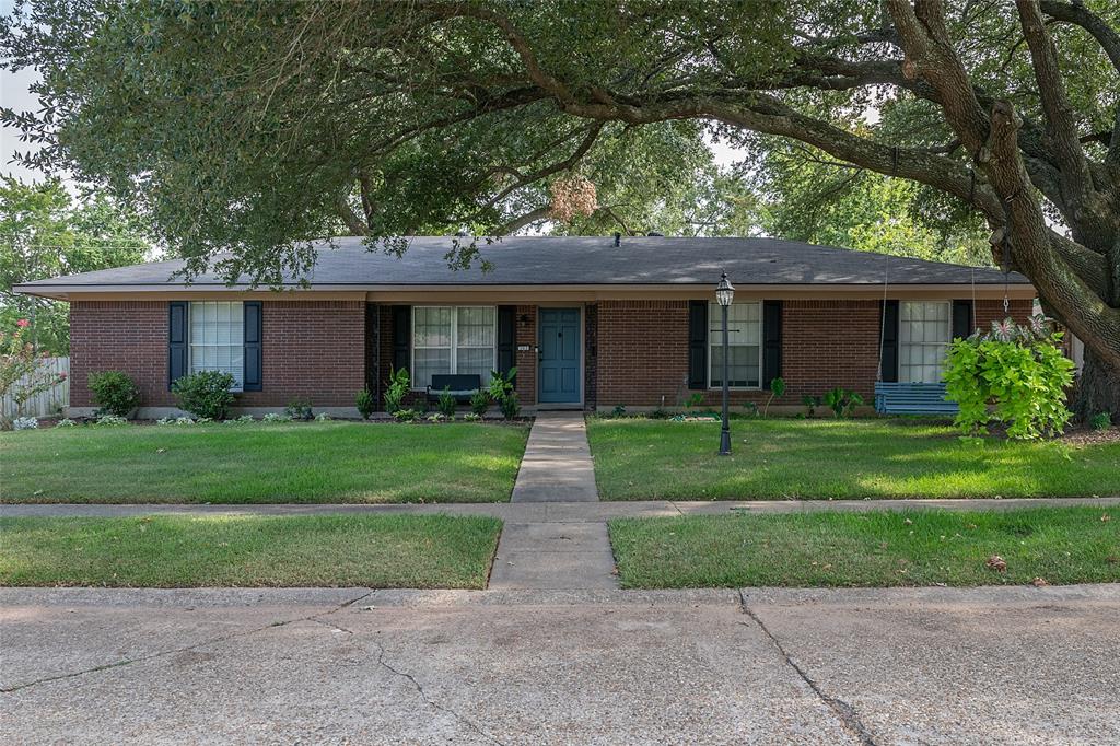 203 Schaub Drive Property Photo 1