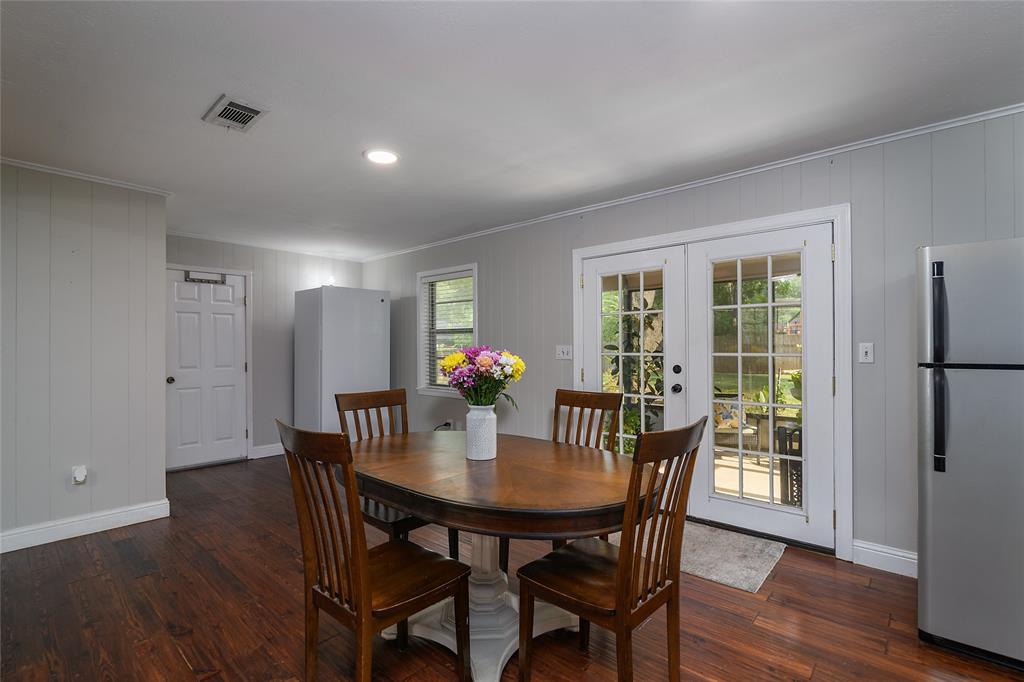 203 Schaub Drive Property Photo 3
