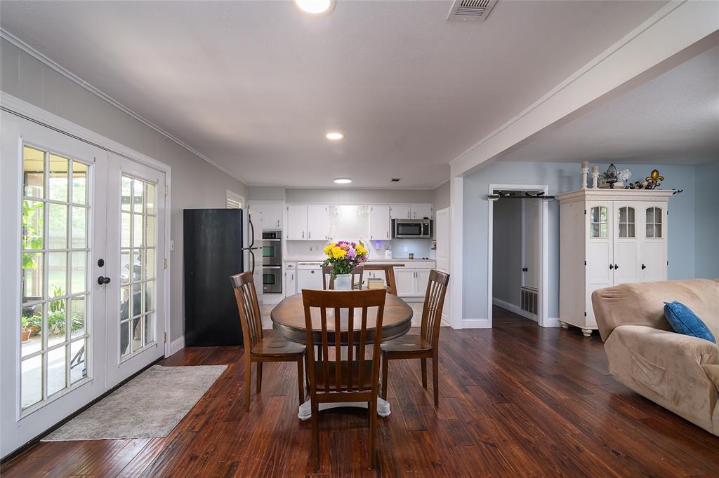 203 Schaub Drive Property Photo 7