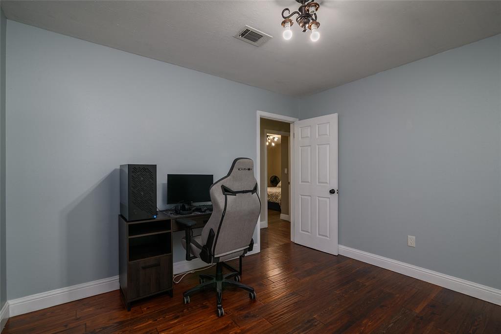 203 Schaub Drive Property Photo 15