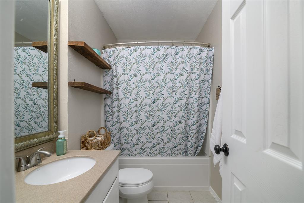 203 Schaub Drive Property Photo 16