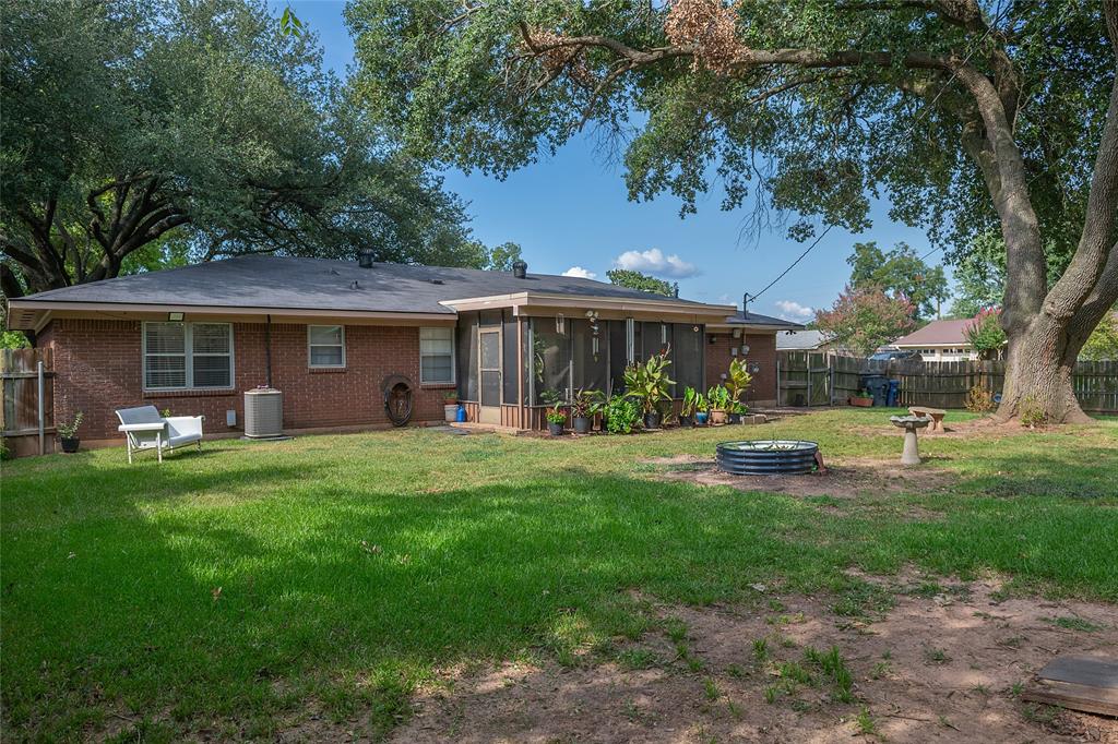 203 Schaub Drive Property Photo 20