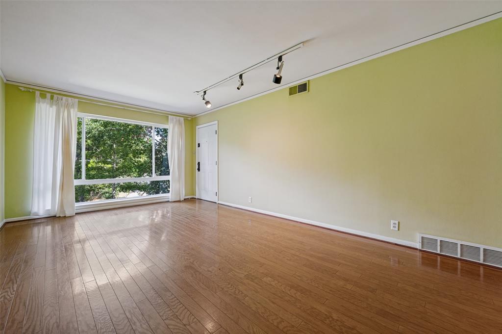 605 S Ravinia Drive Property Photo 5