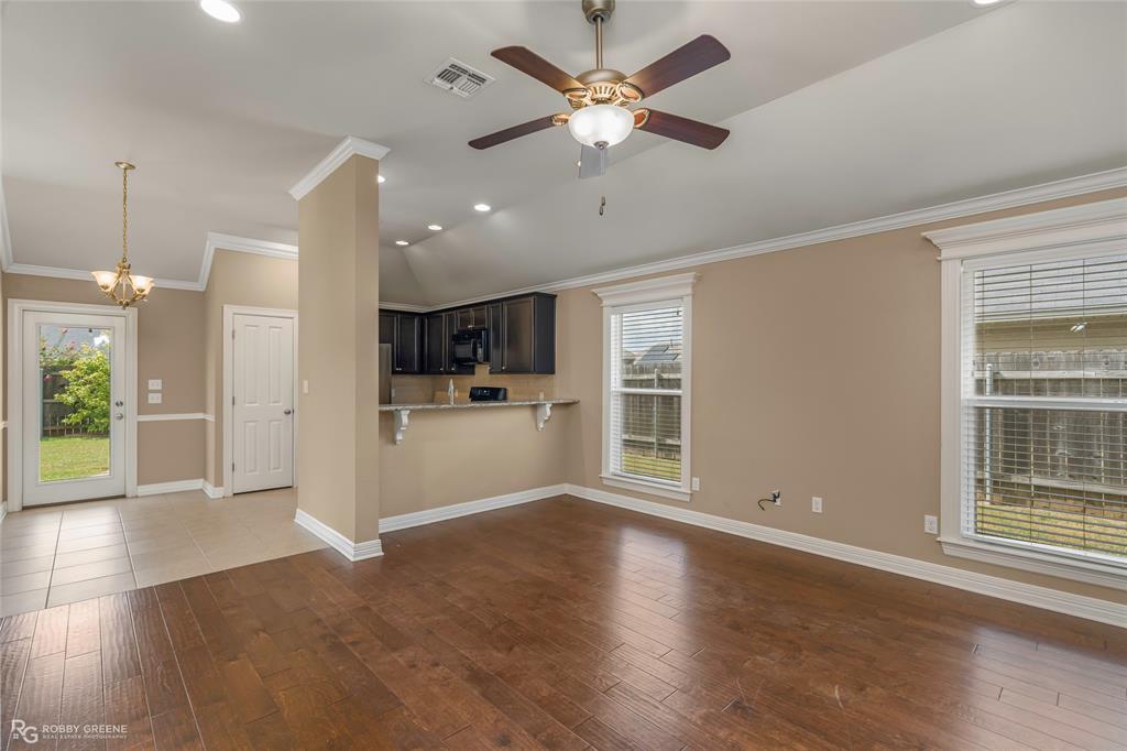 365 Avondale Lane Property Photo 6