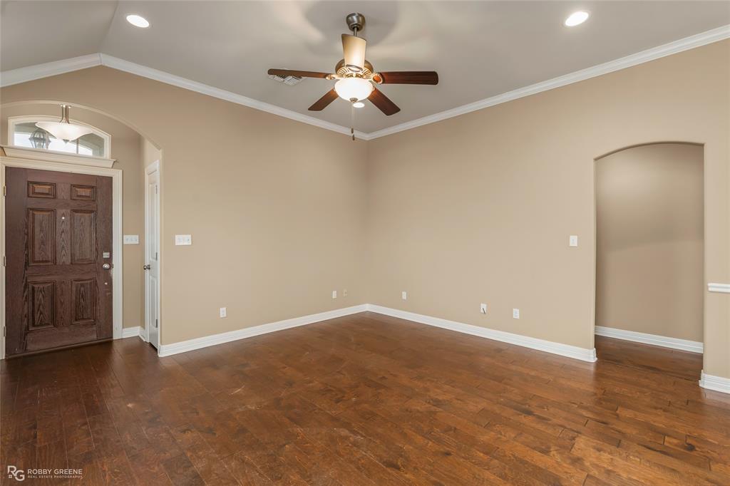 365 Avondale Lane Property Photo 8