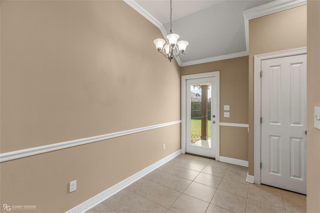 365 Avondale Lane Property Photo 10