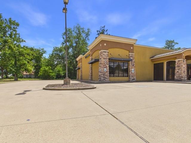 520 N Main Property Photo 5