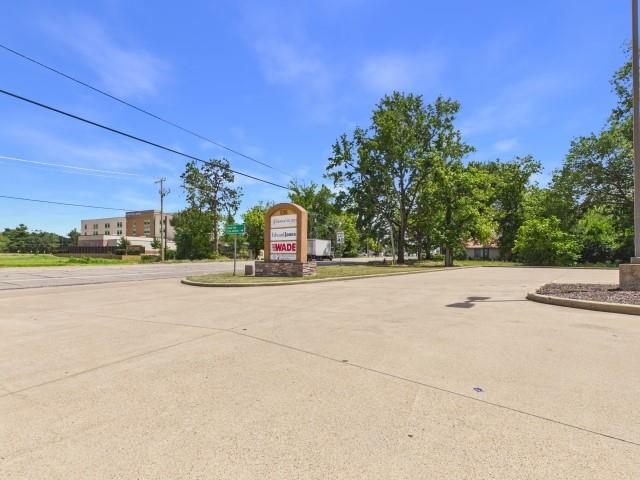 520 N Main Property Photo 13