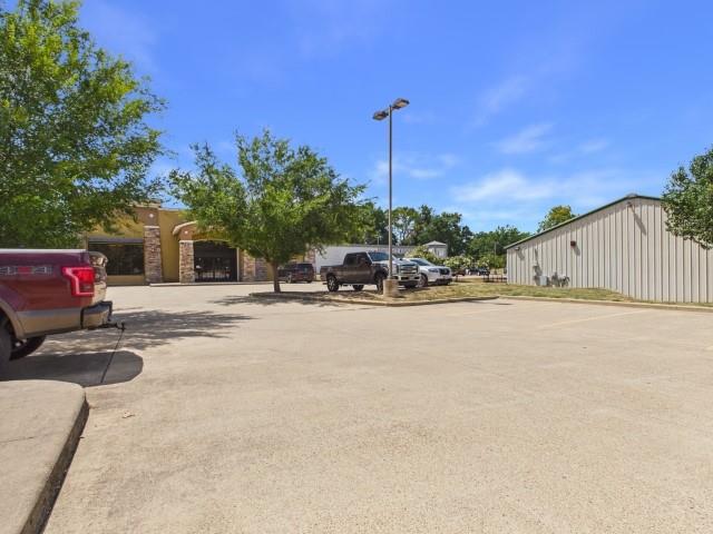 520 N Main Property Photo 15