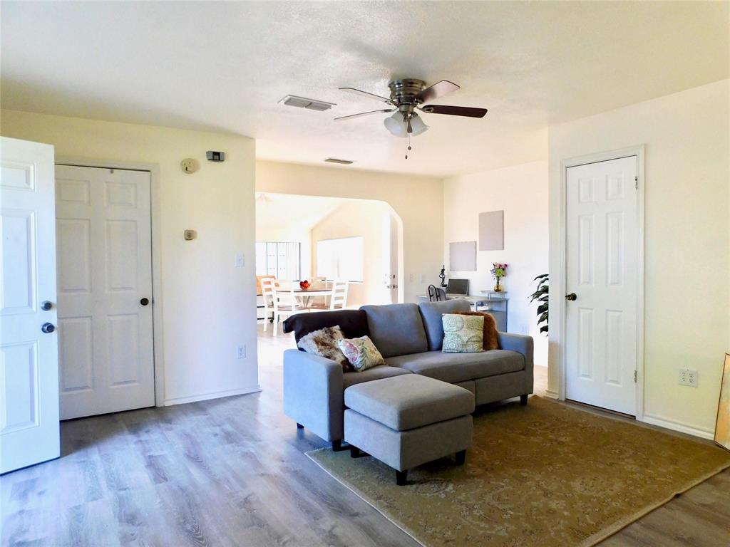 31 Rogers Circle Property Photo 4