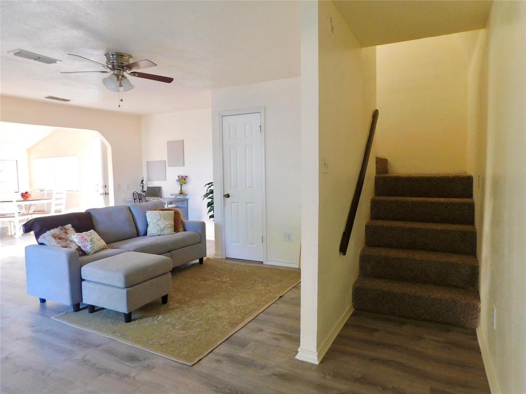 31 Rogers Circle Property Photo 5