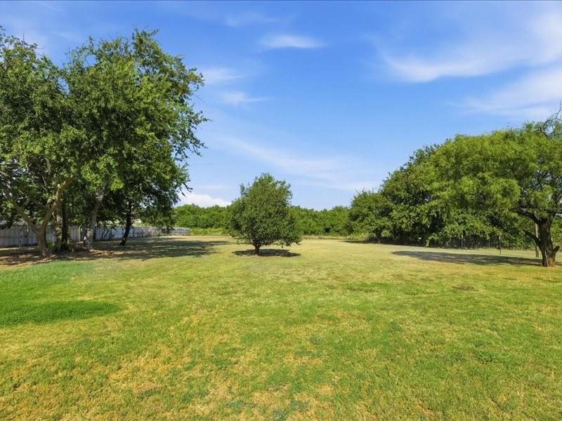 7515 County Road 1014a Property Photo 5