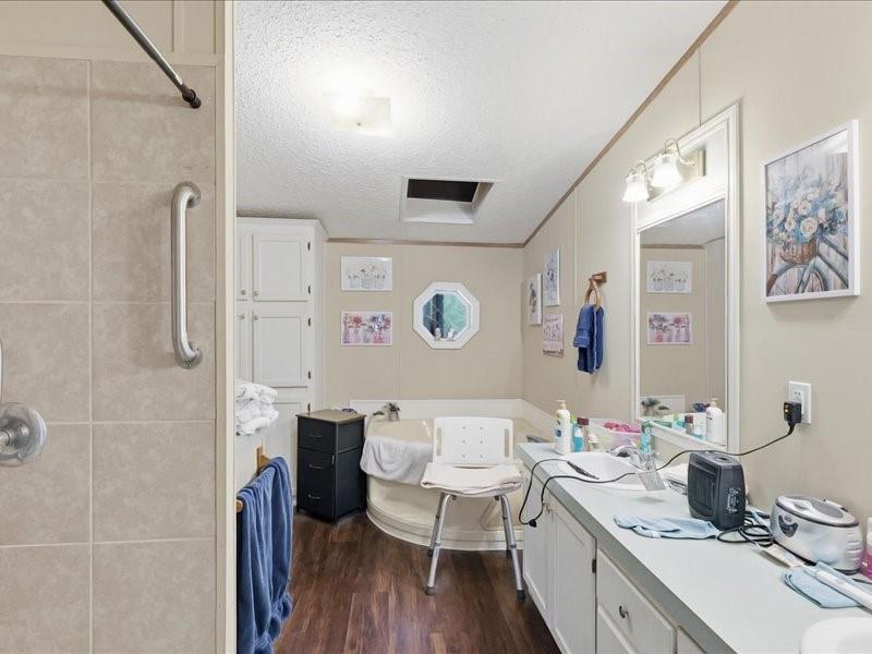 7515 County Road 1014a Property Photo 12