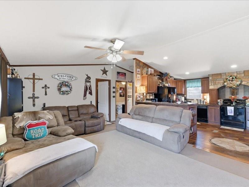 7515 County Road 1014a Property Photo 21
