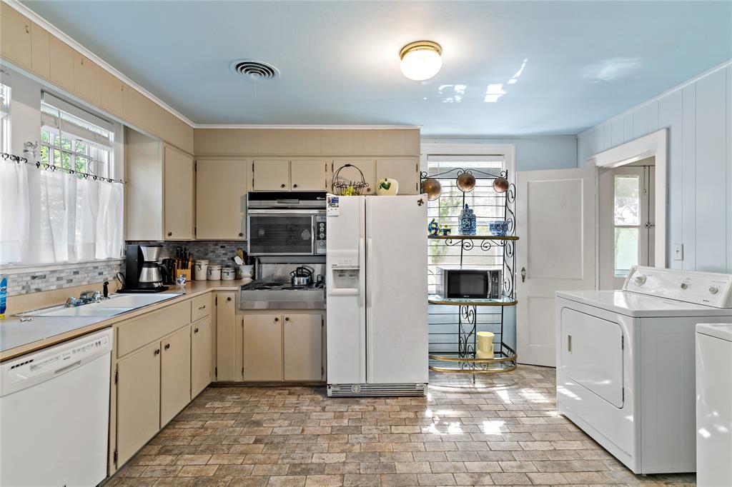 610 Fitzhugh Property Photo 14