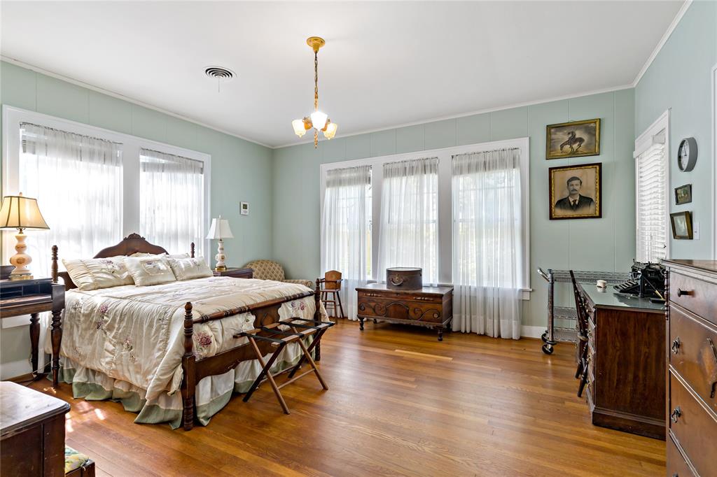 610 Fitzhugh Property Photo 18