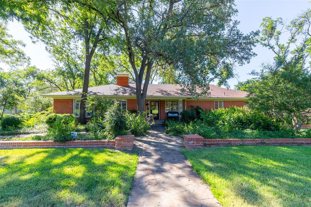 3765 Woodridge Drive Property Photo 1