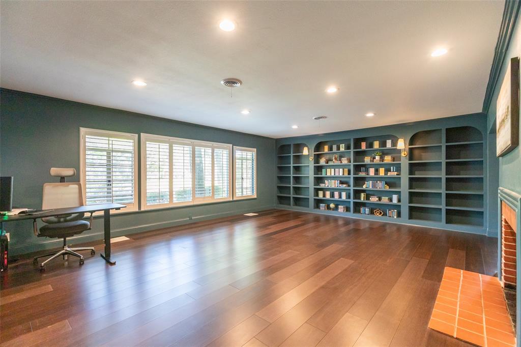 3765 Woodridge Drive Property Photo 8