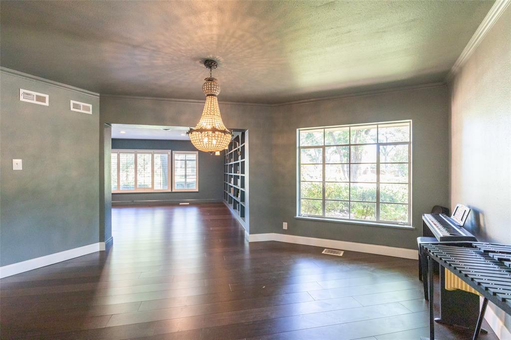 3765 Woodridge Drive Property Photo 10