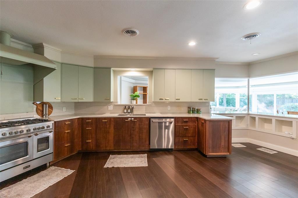 3765 Woodridge Drive Property Photo 13