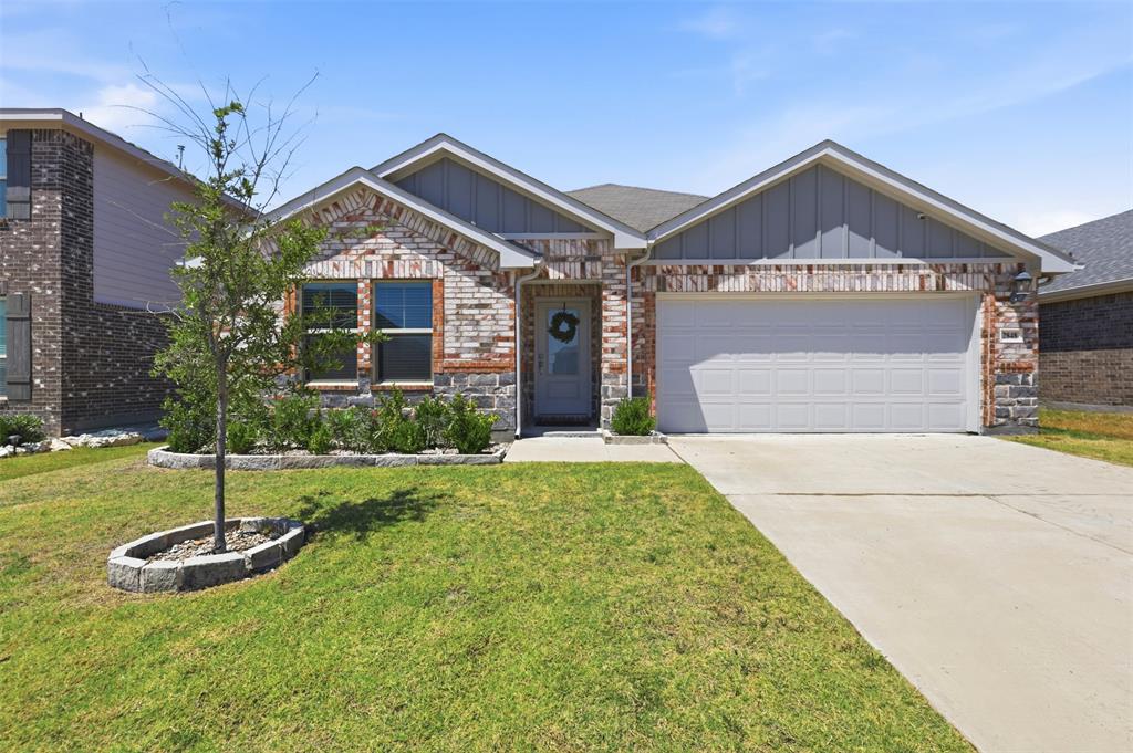 2848 Fox Trail Lane Property Photo 1