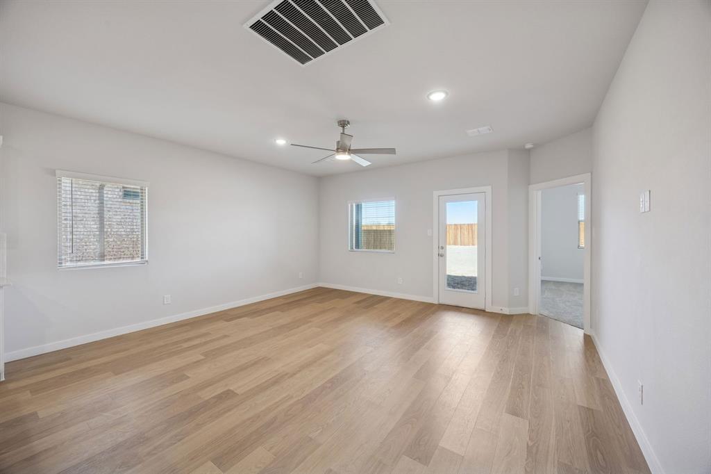 8340 Kingfisher Road Property Photo 11