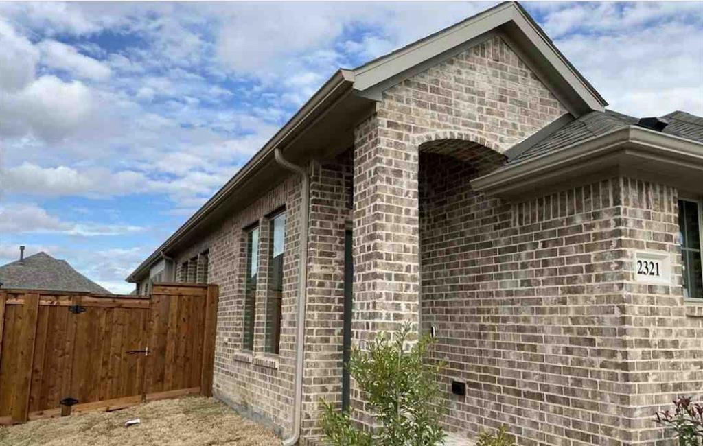 2321 Birdwell Cove Property Photo 3