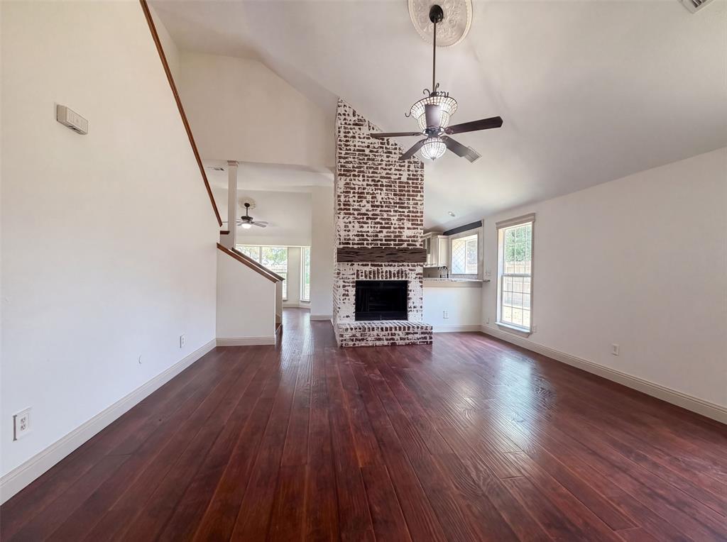 6315 Meadow Glen Drive Property Photo 3