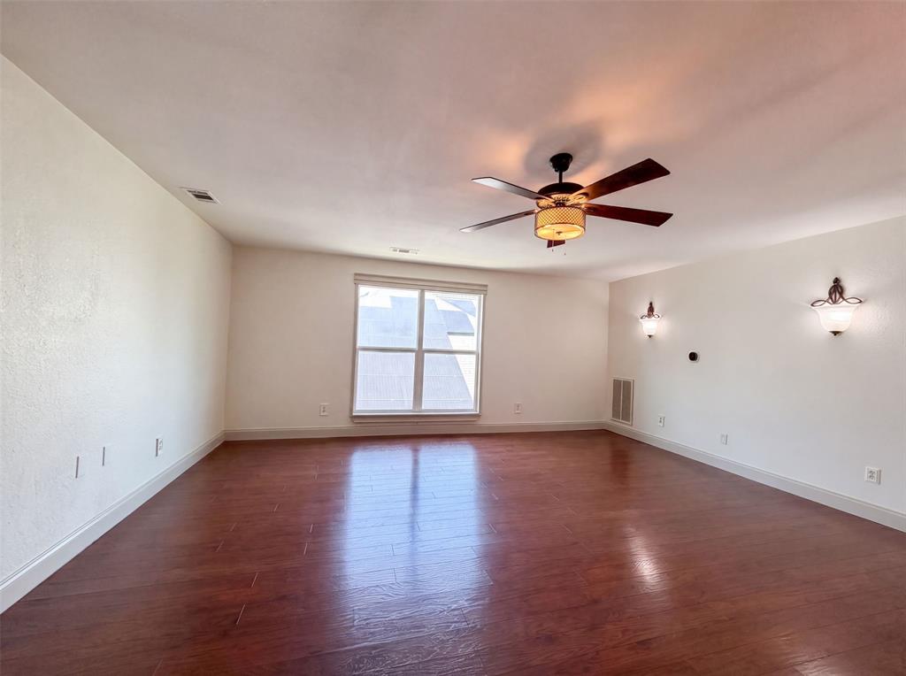 6315 Meadow Glen Drive Property Photo 7