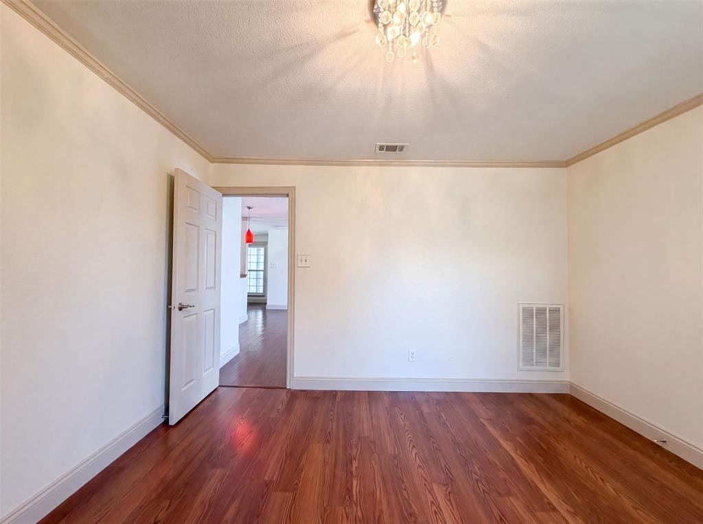 6315 Meadow Glen Drive Property Photo 8