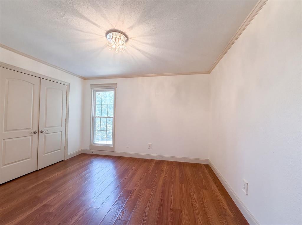 6315 Meadow Glen Drive Property Photo 12
