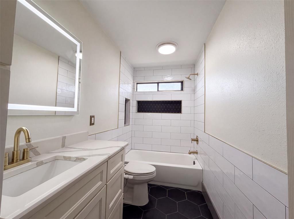 6315 Meadow Glen Drive Property Photo 20
