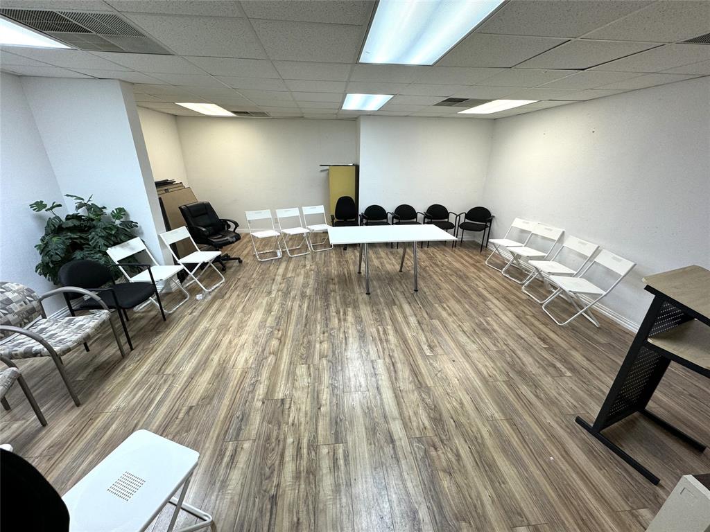 1039 N Interstate 35e Highway E Property Photo 8