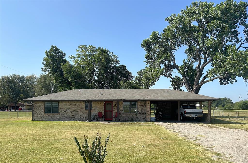 1689 W Fm 898 Property Photo 1
