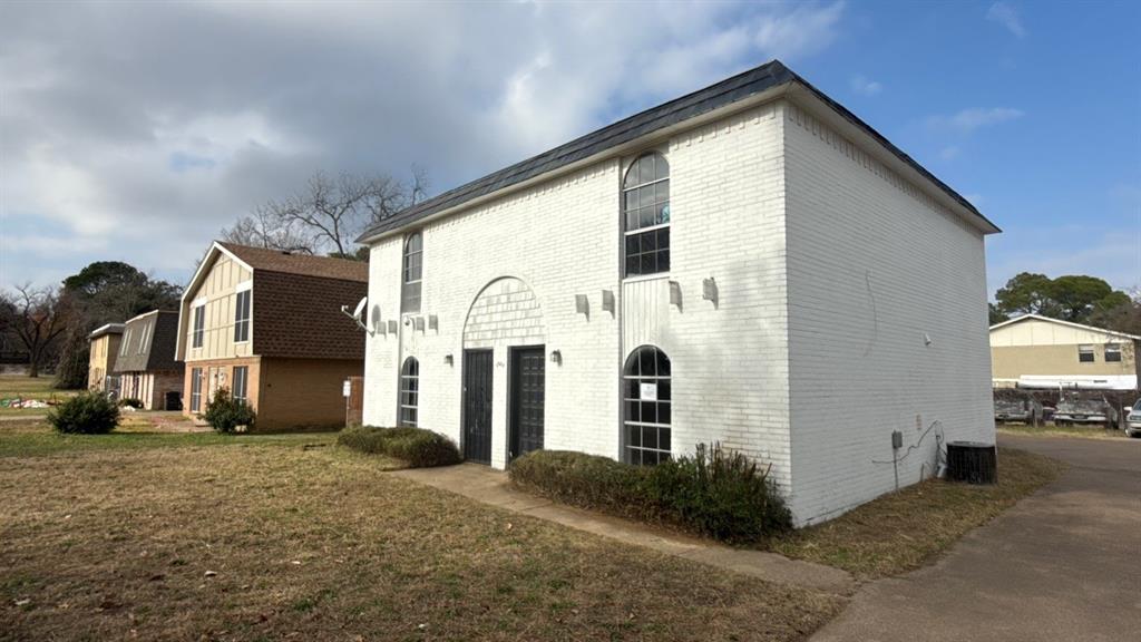 1907 Nolen Court Property Photo 3