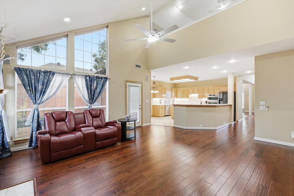 1014 Timbercreek Drive Property Photo 8