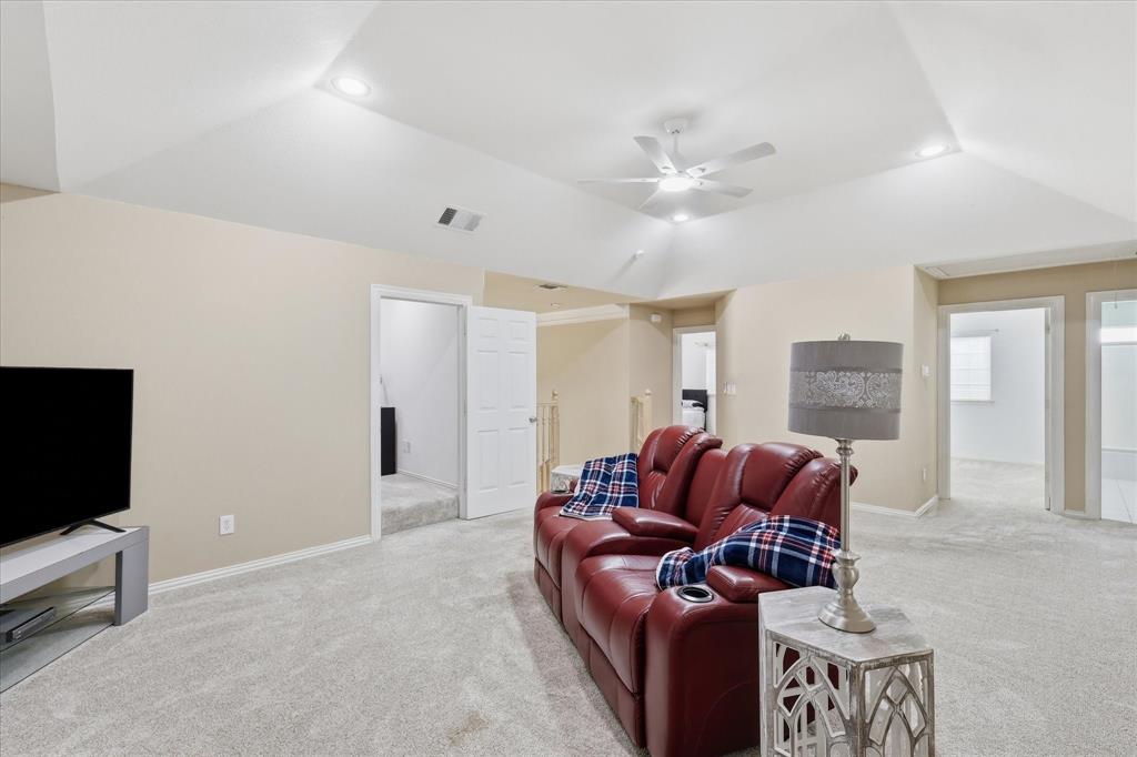 1014 Timbercreek Drive Property Photo 21