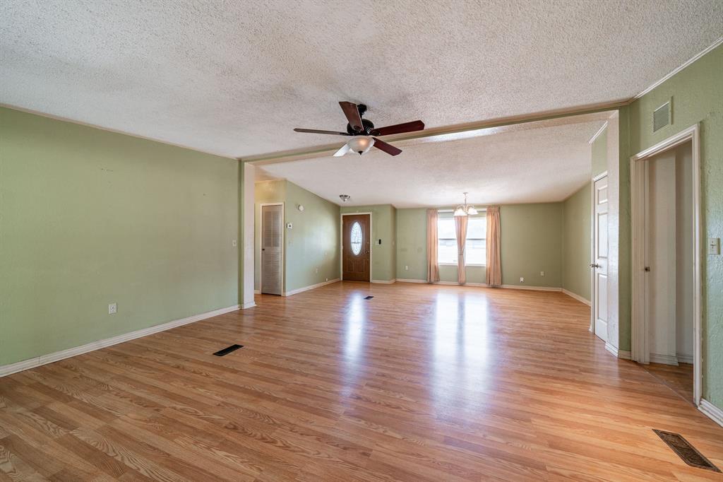 9545 Farm Road 1226 Property Photo 4
