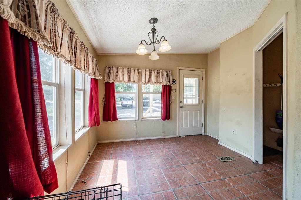 9545 Farm Road 1226 Property Photo 10