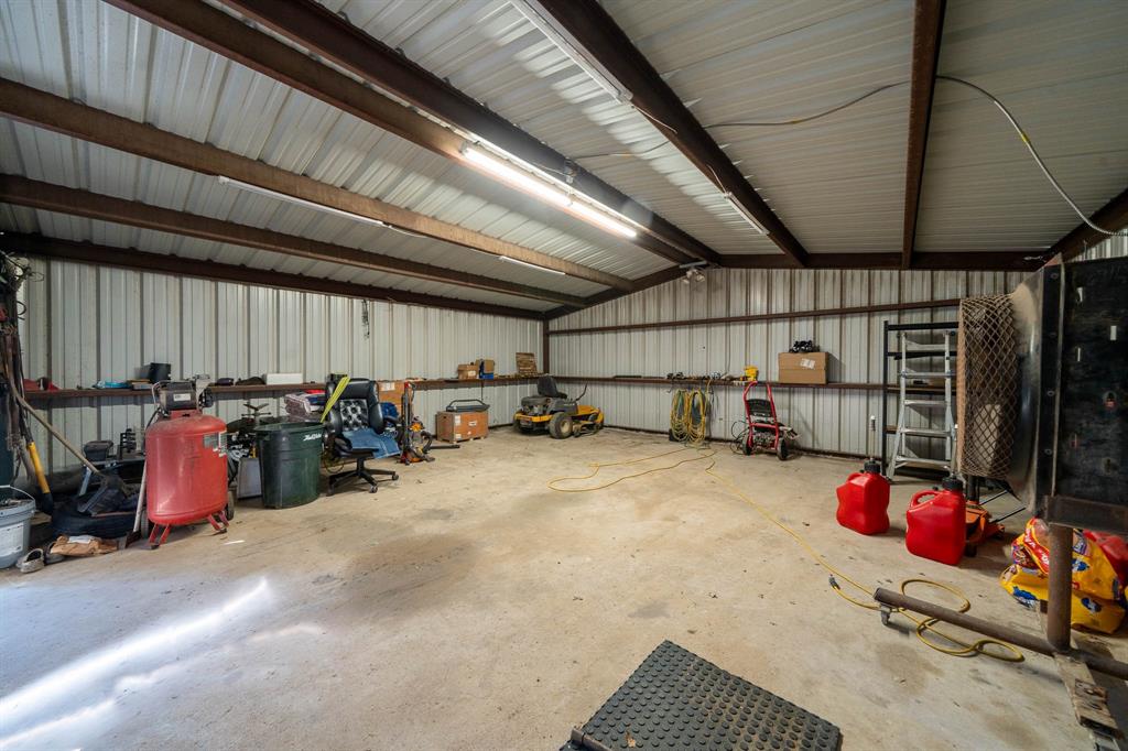 9545 Farm Road 1226 Property Photo 15