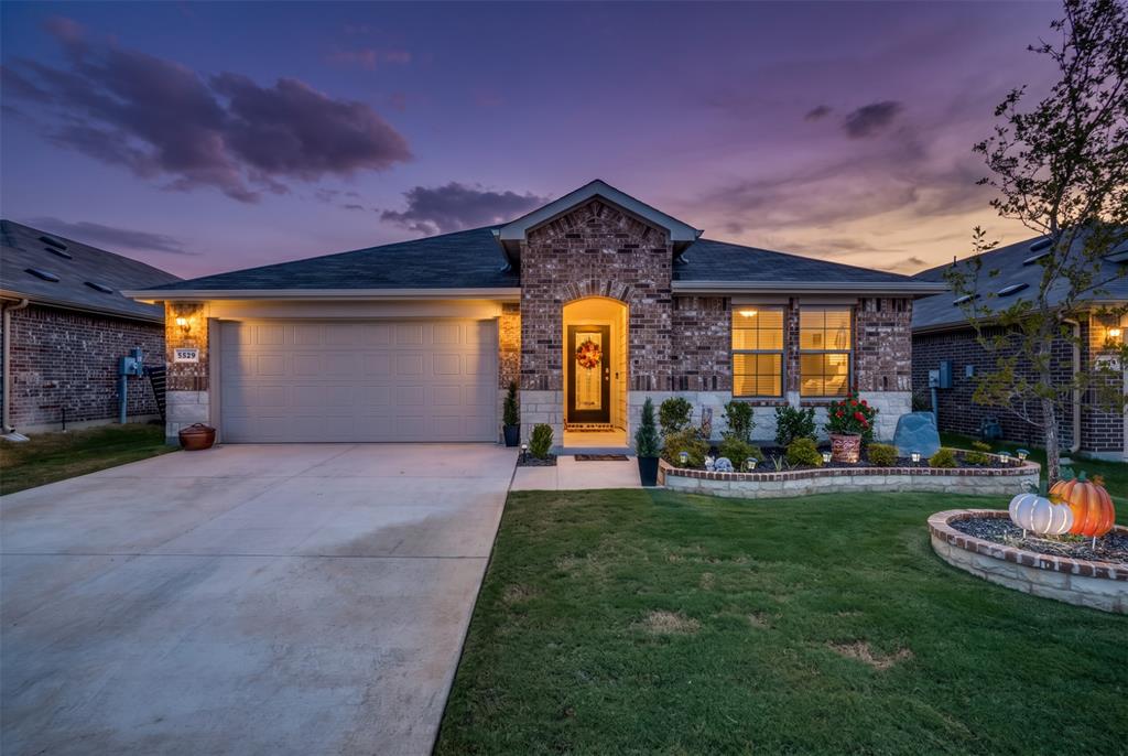 5529 Legends Way Property Photo 2