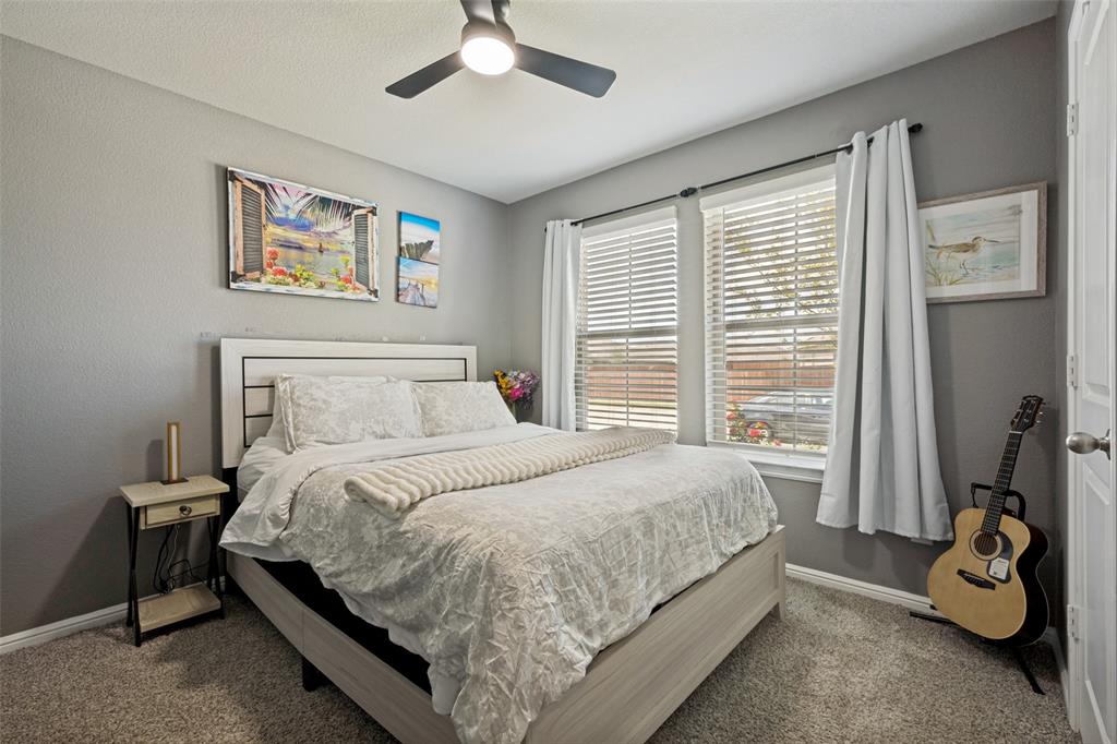 5529 Legends Way Property Photo 4