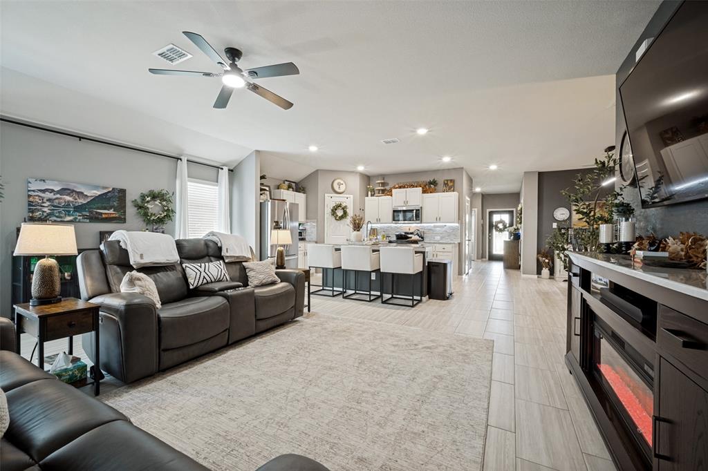 5529 Legends Way Property Photo 10