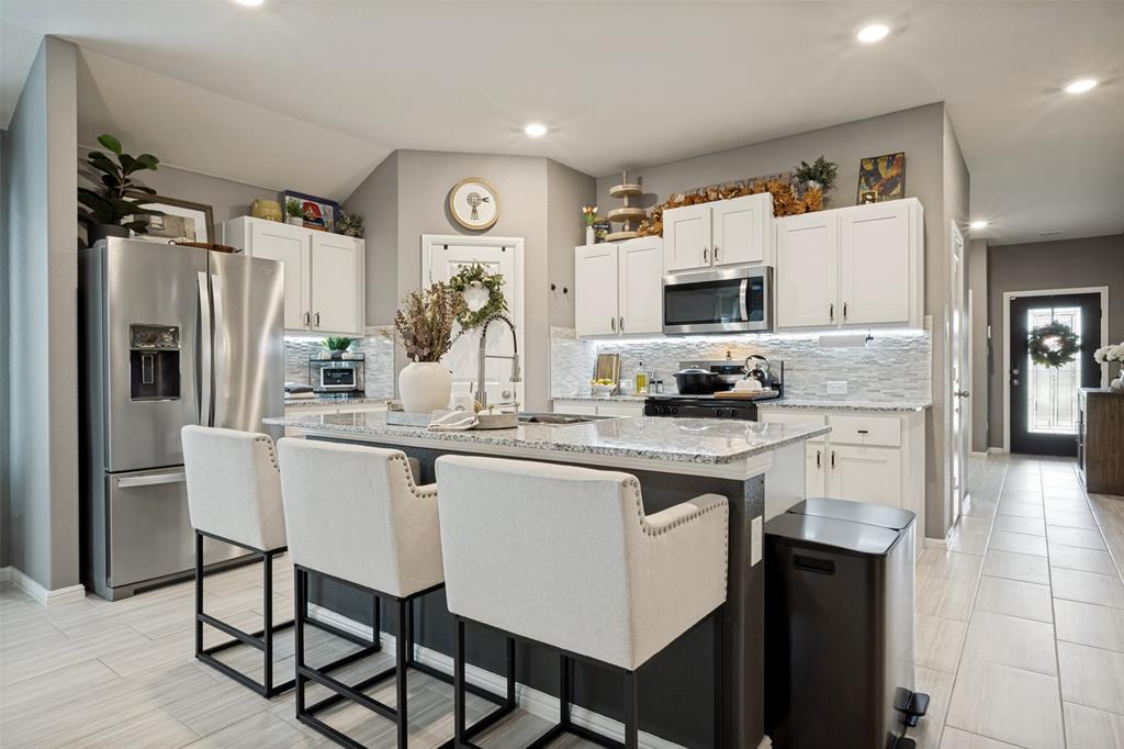 5529 Legends Way Property Photo 14