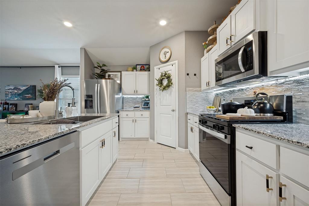 5529 Legends Way Property Photo 15
